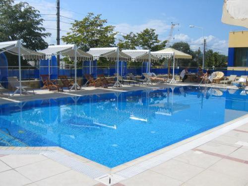 Imagen de la piscina del Hotel Bulevard, Constanta. Foto 13