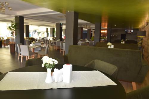 Imagen general del Hotel Bulevard, Ramnicu Valcea. Foto 7