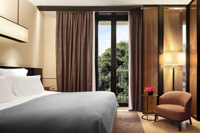 Imagen de la habitación del Hotel Bulgari Milano. Foto 2