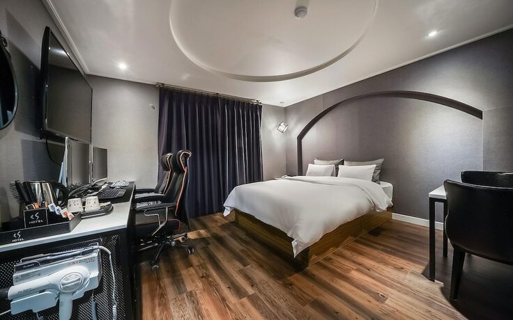 Imagen general del Hotel Bulgwang CS. Foto 13