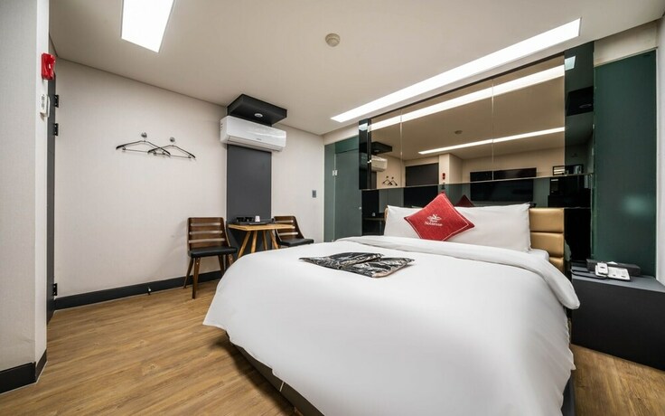 Imagen de la habitación del Hotel Bulgwang Noblesse. Foto 20