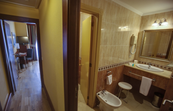 Imagen de la habitación del Hotel Bull Reina Isabel and Spa. Foto 10