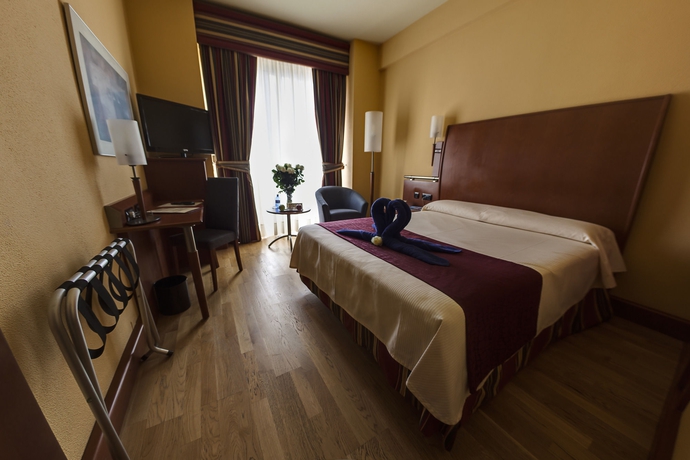 Imagen de la habitación del Hotel Bull Reina Isabel and Spa. Foto 11