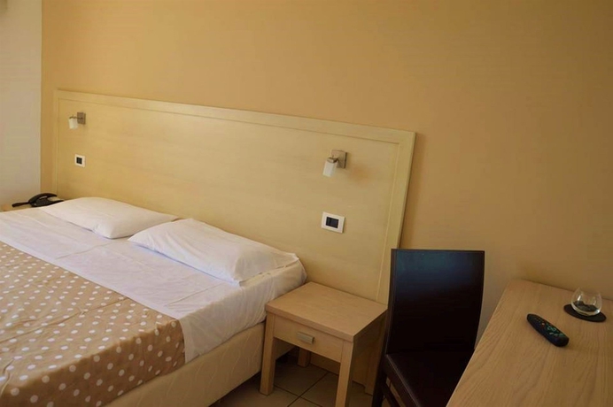 Imagen de la habitación del Hotel Bulla Regia. Foto 6