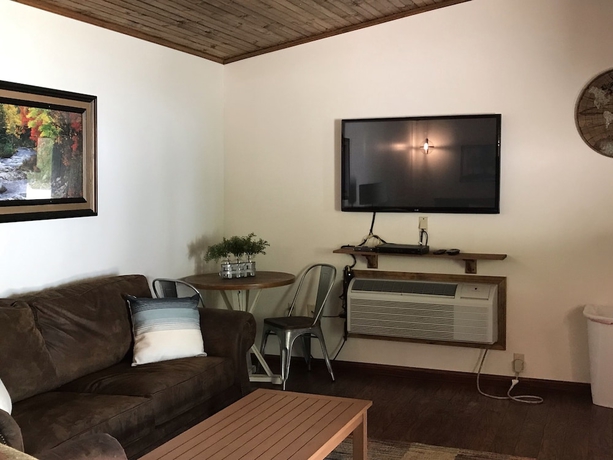 Imagen de la habitación del Hotel Bullwinkles Rustic Lodge. Foto 14