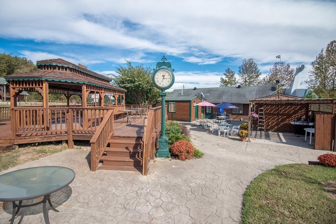 Imagen de los exteriores del Hotel Bullwinkles Rustic Lodge. Foto 18