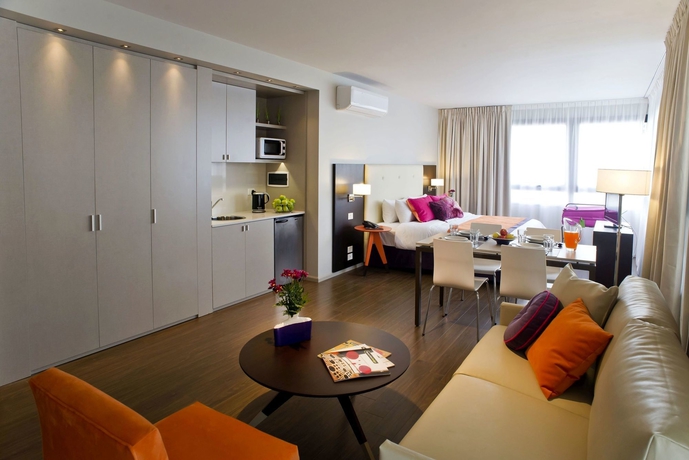 Imagen de la habitación del Hotel Bulnes Eco Suites. Foto 3