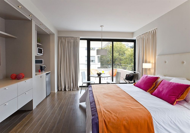 Imagen de la habitación del Hotel Bulnes Eco Suites. Foto 6