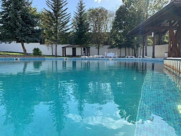 Imagen de la piscina del Hotel Bultrak- Eco Village. Foto 21