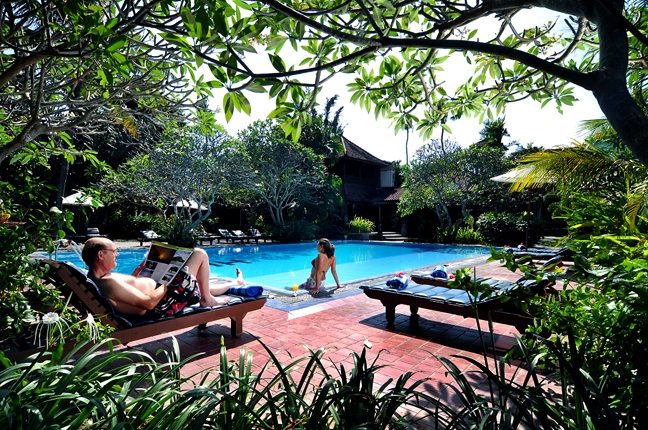 Imagen de la piscina del Hotel Bumas. Foto 5