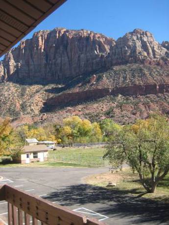 Imagen de la habitación del Hotel Bumbleberry Inn. Foto 11