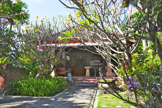 Imagen de los interiores del Hotel Bumi Ayu Bungalows. Foto 18