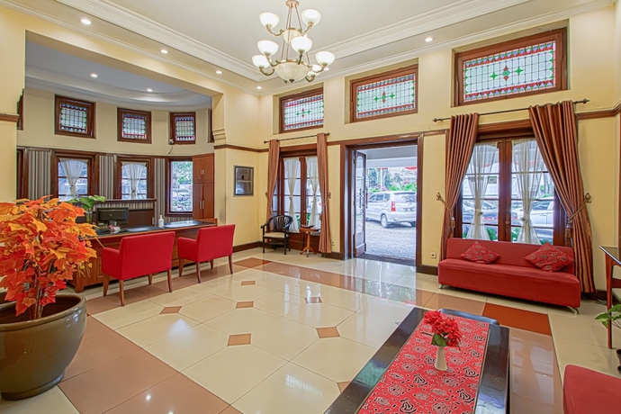 Imagen de los interiores del Hotel Bumi Sawunggaling. Foto 16