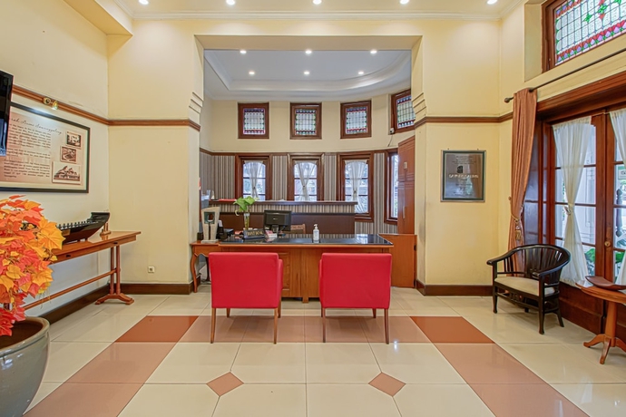 Imagen de los interiores del Hotel Bumi Sawunggaling. Foto 19