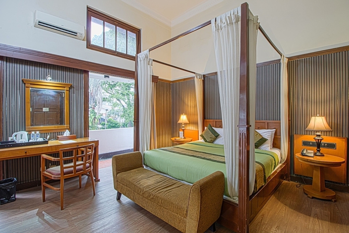 Imagen de la habitación del Hotel Bumi Sawunggaling. Foto 13