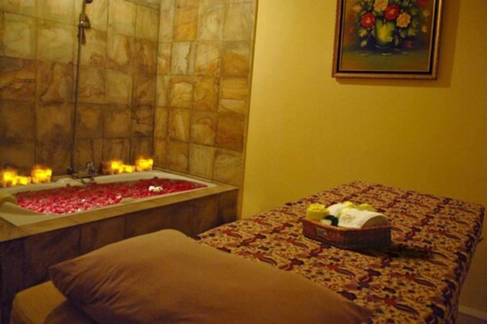 Imagen de los interiores del Hotel Bumi Senyiur. Foto 16