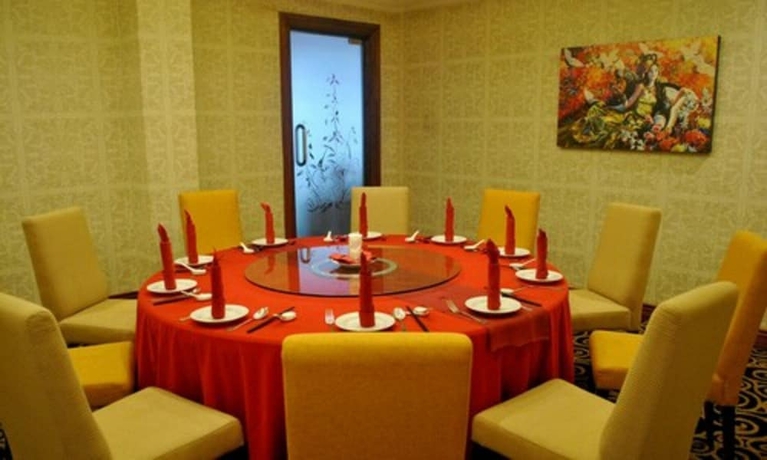Imagen del bar/restaurante del Hotel Bumi Senyiur. Foto 3