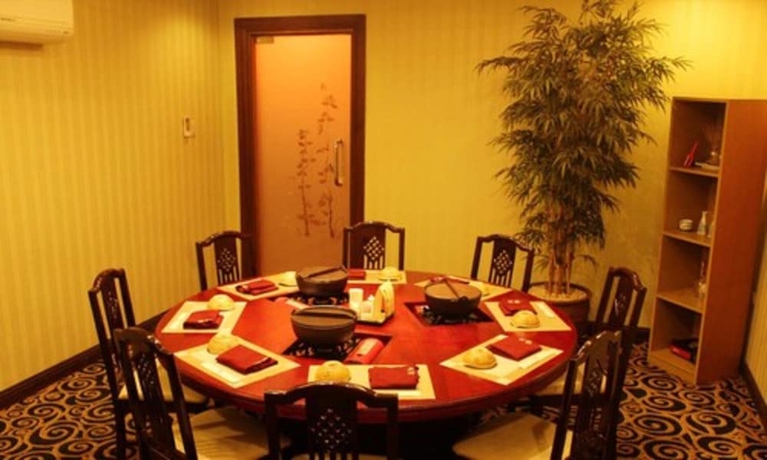 Imagen del bar/restaurante del Hotel Bumi Senyiur. Foto 4