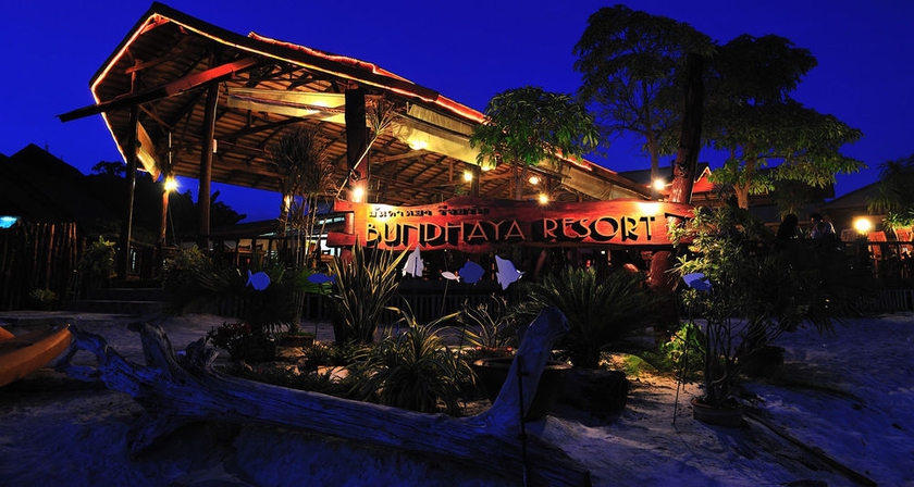 Imagen de los exteriores del Hotel Bundhaya Villas Koh Lipe. Foto 10