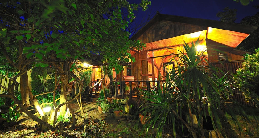 Imagen de los exteriores del Hotel Bundhaya Villas Koh Lipe. Foto 11