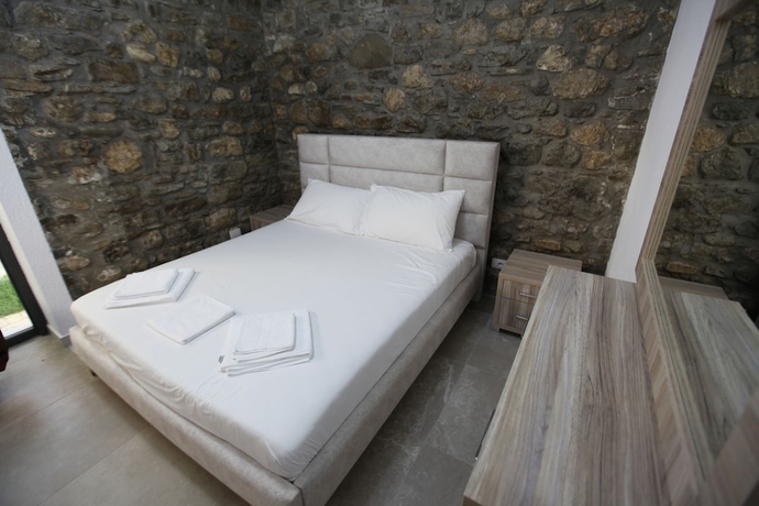 Imagen de la habitación del Hotel Bunec Beach Resort. Foto 4