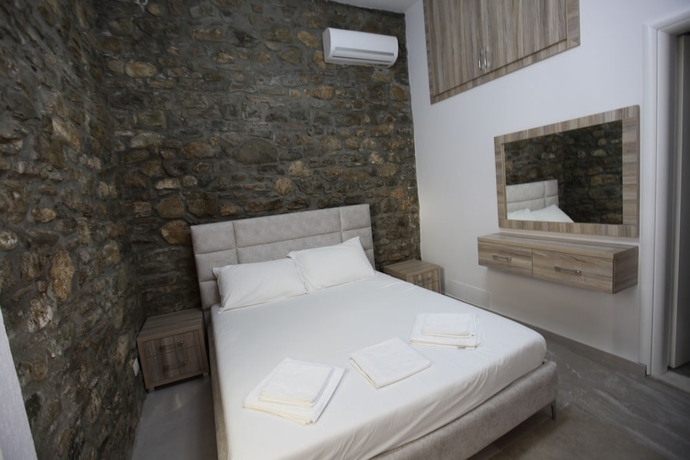 Imagen de la habitación del Hotel Bunec Beach Resort. Foto 5