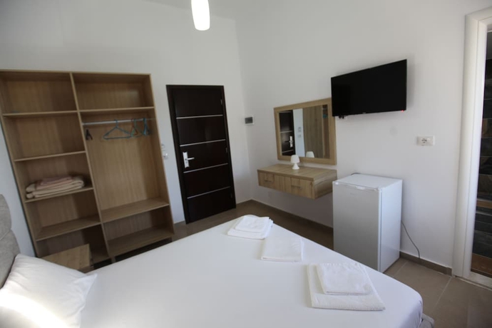 Imagen de la habitación del Hotel Bunec Beach Resort. Foto 13