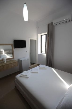 Imagen de la habitación del Hotel Bunec Beach Resort. Foto 14