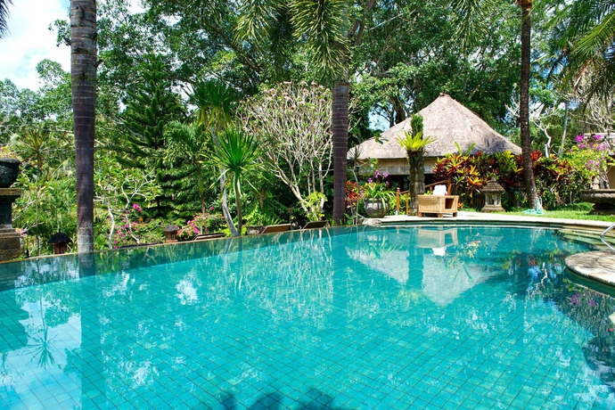 Imagen de la piscina del Hotel Bunga Permai. Foto 14