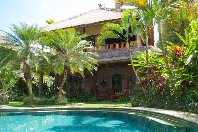 Imagen de la piscina del Hotel Bunga Permai. Foto 16