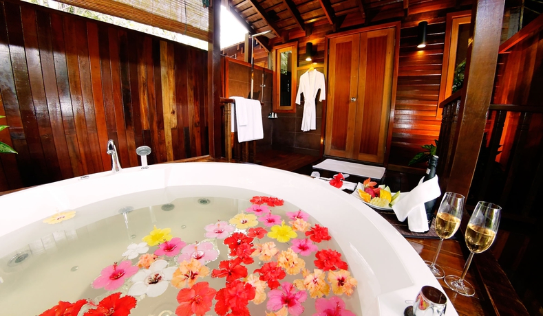 Imagen de la habitación del Hotel Bunga Raya Island Resort and Spa. Foto 4