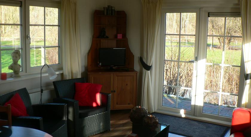 Imagen de la habitación del Hotel Bungalow Aquila. Foto 5