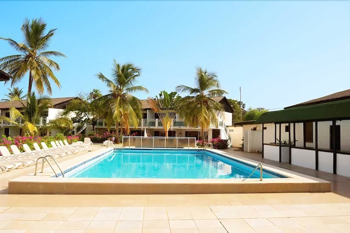 Imagen de la piscina del Hotel Bungalow Beach. Foto 18