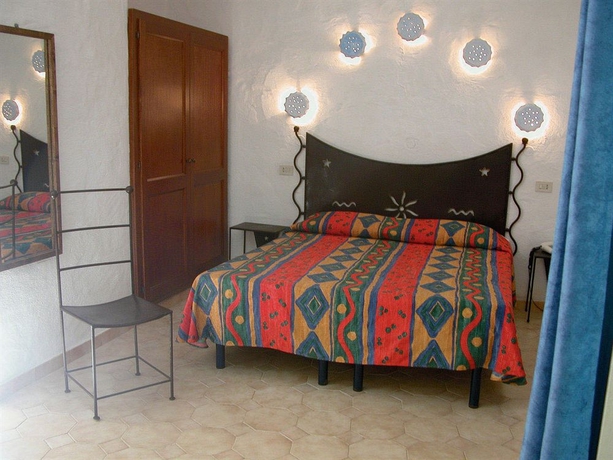 Imagen de la habitación del Hotel Bungalow Club Village. Foto 4