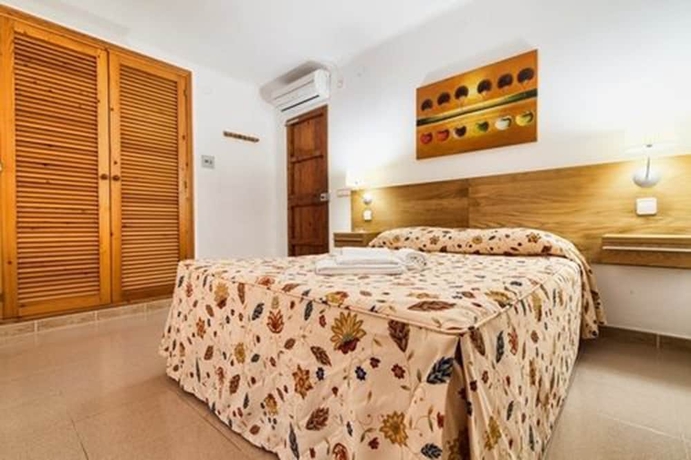 Imagen de la habitación del Hotel Bungalow Es Pins. Foto 2