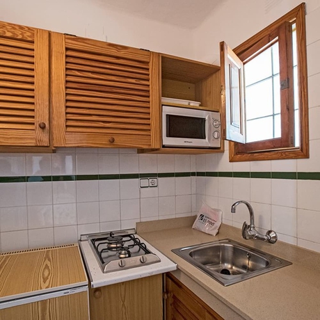 Imagen de la habitación del Hotel Bungalow Es Pins. Foto 7