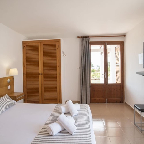 Imagen de la habitación del Hotel Bungalow Es Pins. Foto 12