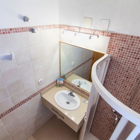 Imagen de la habitación del Hotel Bungalow Es Pins. Foto 17