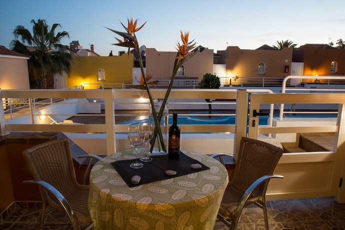 Imagen de los exteriores del Hotel Bungalow Serenada. Foto 7