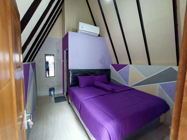 Imagen de la habitación del Hotel Bungalow Ungu Kebumen. Foto 19