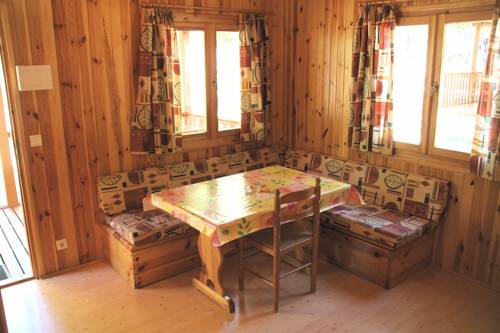 Imagen de la habitación del Hotel Bungalowpark Is&aacute;bena. Foto 4