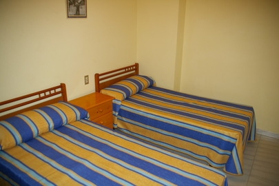 Imagen de la habitación del Hotel Bungalows Costa Marfil. Foto 2