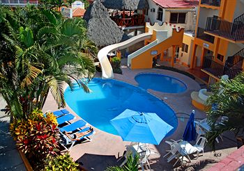 Imagen general del Hotel Bungalows El Delfin. Foto 3