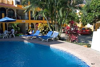 Imagen del bar/restaurante del Hotel Bungalows El Delfin. Foto 5