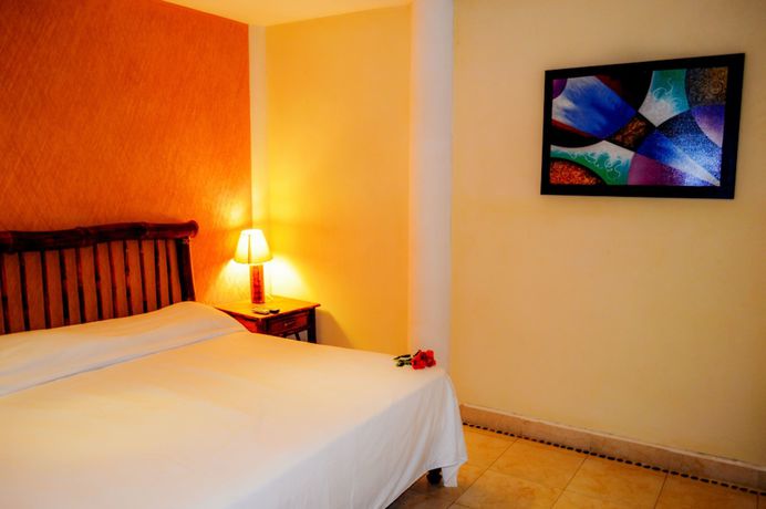 Imagen de la habitación del Hotel Bungalows La Madera, Zihuatanejo. Foto 4