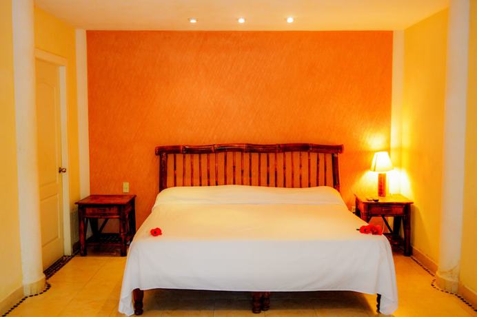 Imagen de la habitación del Hotel Bungalows La Madera, Zihuatanejo. Foto 13