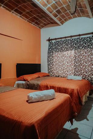 Imagen general del Hotel Bungalows Los Flamingos. Foto 3
