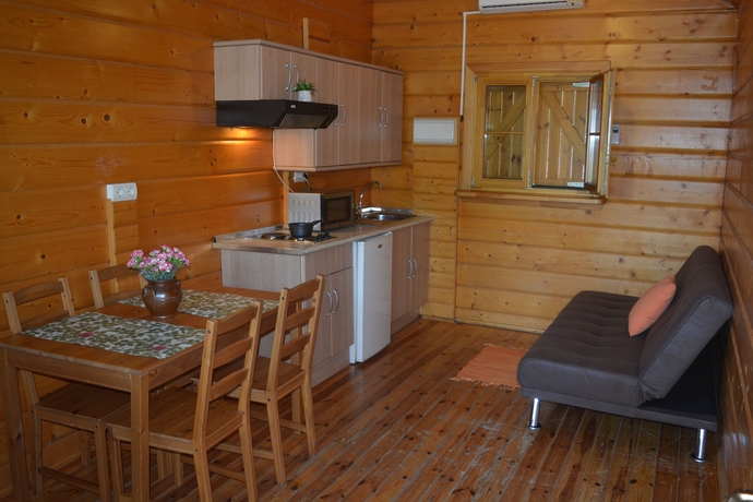 Imagen de la habitación del Hotel Bungalows Los Pedregales. Foto 2