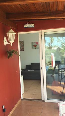 Imagen de los interiores del Hotel Bungalows Los Tunos. Foto 7