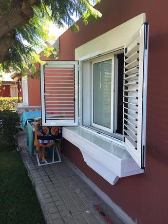 Imagen de los exteriores del Hotel Bungalows Los Tunos. Foto 5